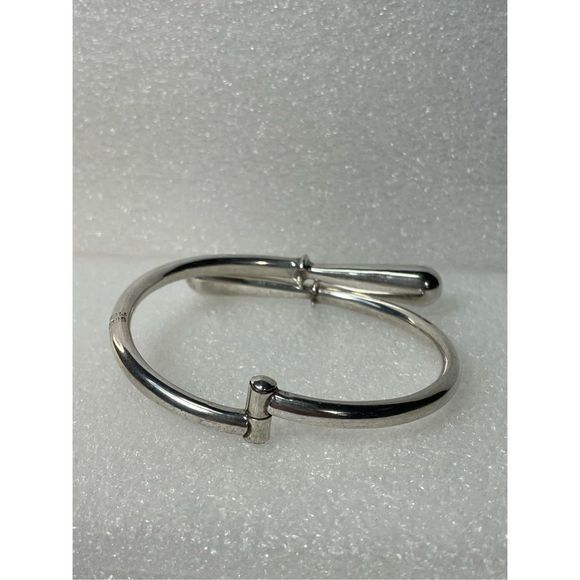 SOLD! Vintage Mexico 925 Sterling Silver Bypass Design Bangle Bracelet 6.75” - Picture 5 of 10